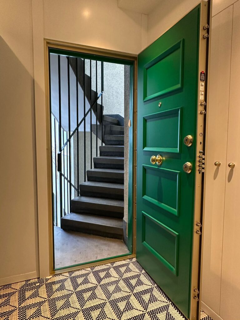 Puerta "Muy segura"